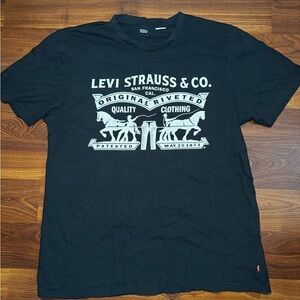 Men’s Levi's Black Graphic Tee with White Print